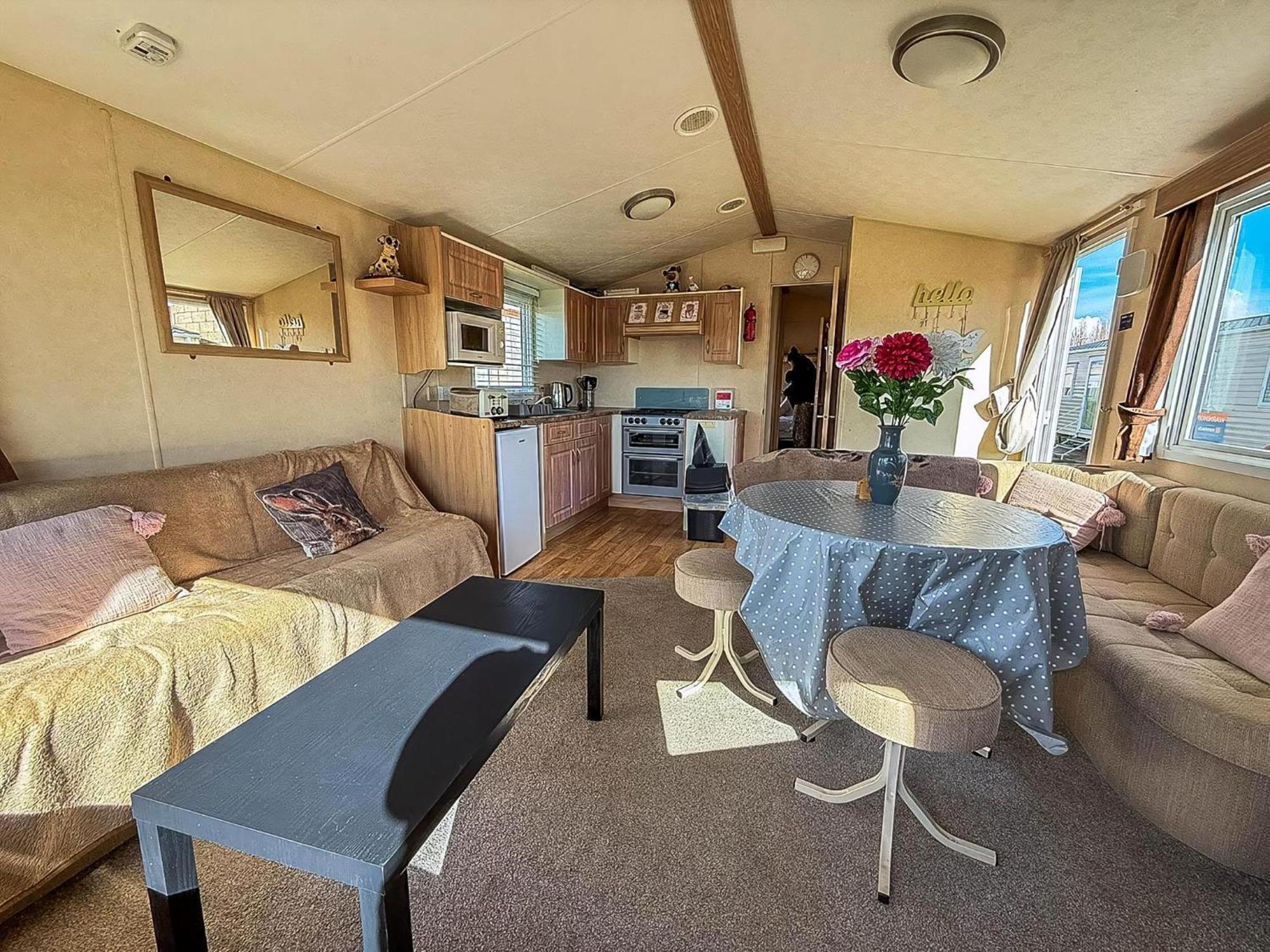 Lovely 6 Berth Caravan At Naze Marine Holiday Park In Essex Ref 17003C Walton-on-the-Naze Exterior foto
